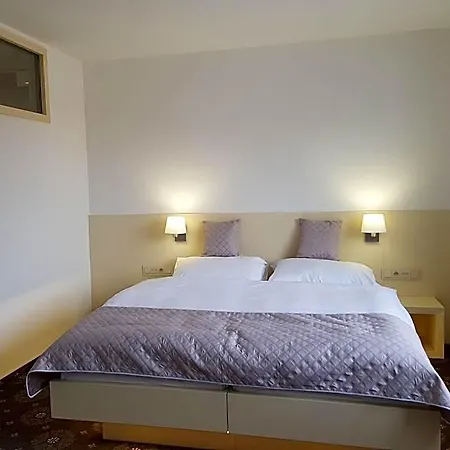 Chmelnice Hotel 3*